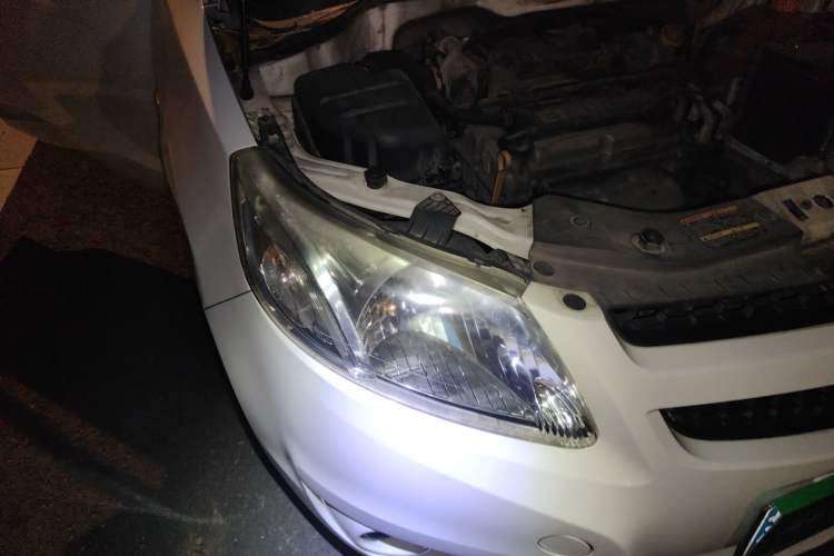 Used Chevrolet Sail 2013 Sedan 1.2L Manual Fashionable Happiness Edition Right Front Headlight
