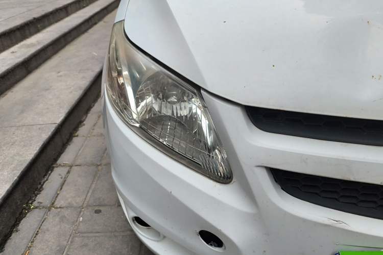 Used Chevrolet Sail 2013 Hatchback 1.2L AMT Ideal Edition Right Front Headlight