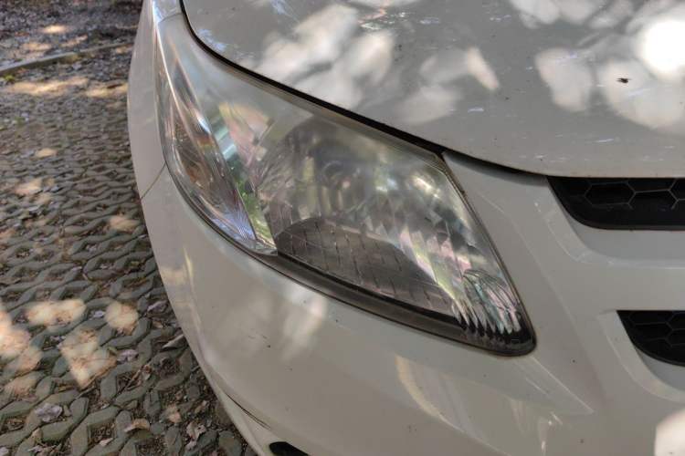 Used Chevrolet Sail 2013 Sedan 1.2L Manual Fashion Edition Right Front Headlight