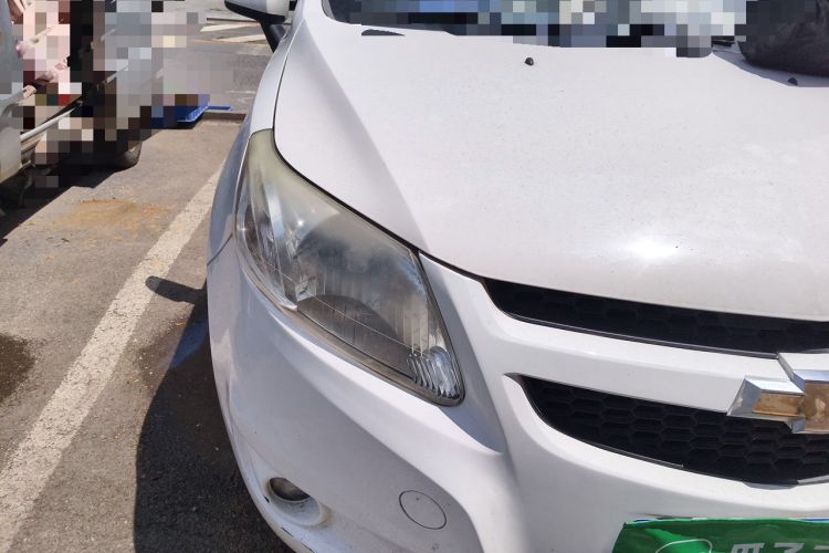 Used Chevrolet Sail 2013 Sedan 1.4L Manual Elegance Edition Right Front Headlight
