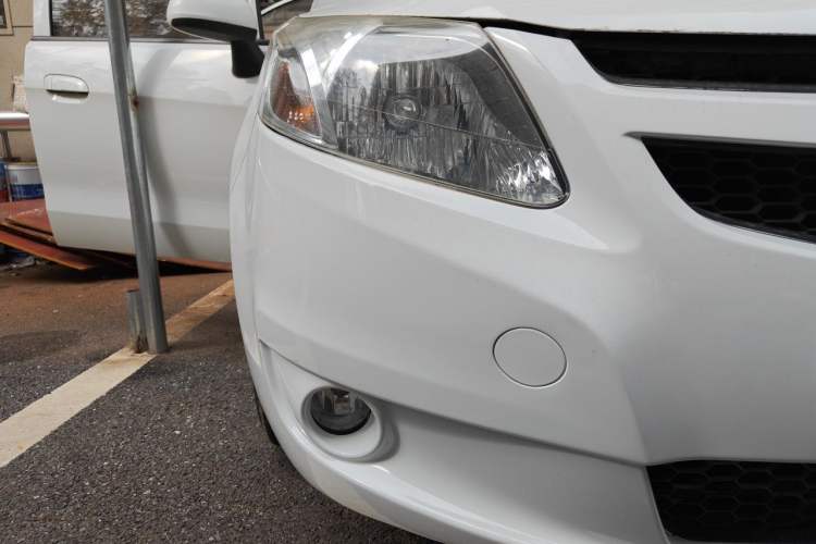 Used Chevrolet Sail 2013 Sedan 1.4L AMT Enjoy Edition Right Front Headlight