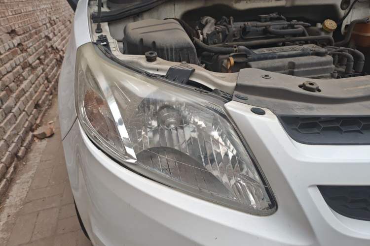 Used Chevrolet Sail 2013 Sedan 1.2L Manual Fashionable Happiness Edition Right Front Headlight