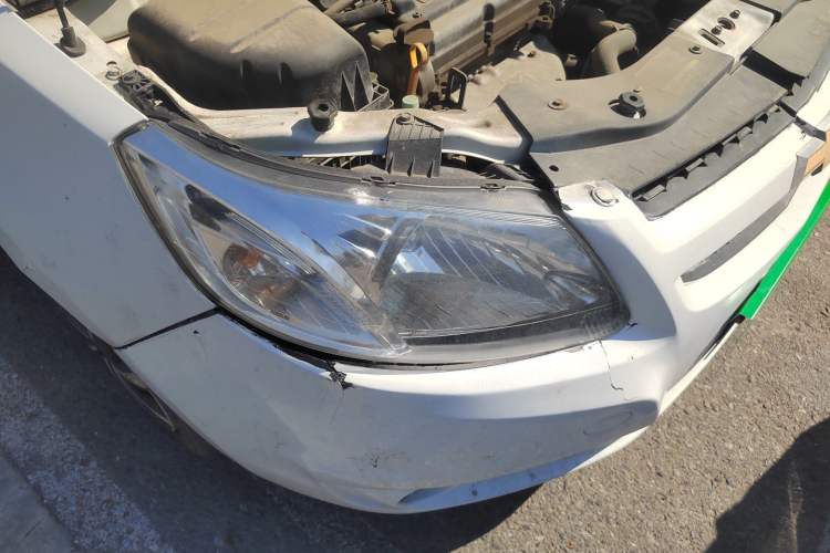 Used Chevrolet Sail 2013 Sedan 1.2L AMT Ideal Edition Right Front Headlight