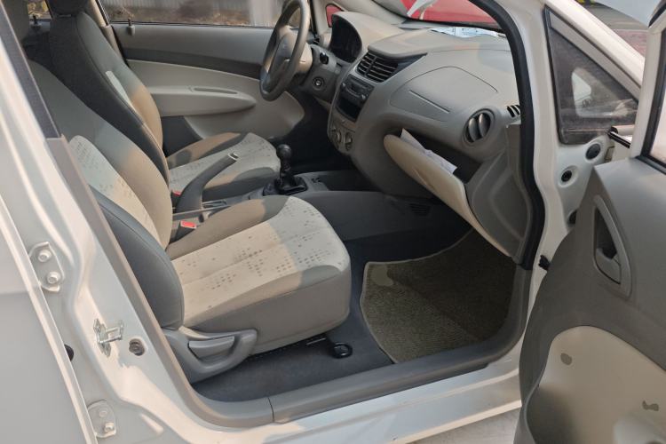 Used Chevrolet Sail 2013 Sedan 1.2L Manual Fashion Edition Right Front Seat