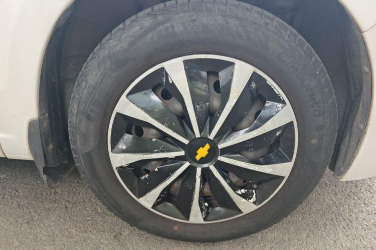 Used Chevrolet Sail 2013 Sedan 1.2L AMT Ideal Edition Right Front Wheel Hub