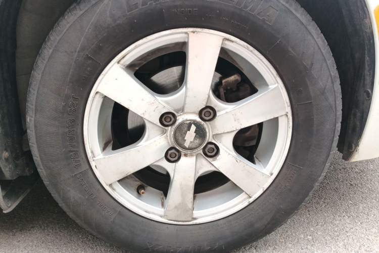 Used Chevrolet Sail 2013 Sedan 1.2L Manual Fashion Edition Right Front Wheel Hub