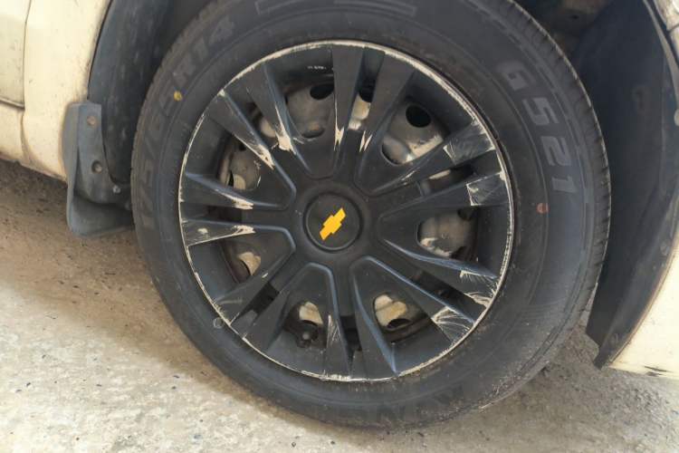 Used Chevrolet Sail 2013 Sedan 1.4L Manual - Youyi Happiness Edition Right Front Wheel Hub
