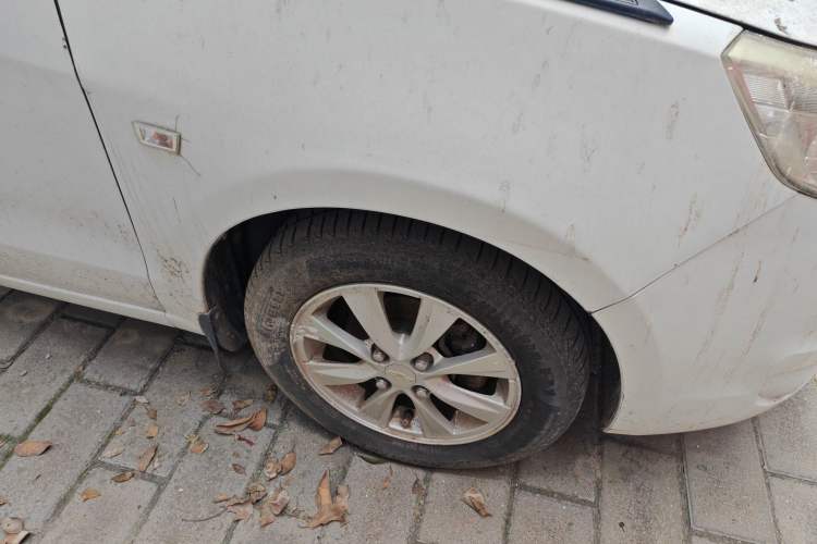 Used Chevrolet Sail 2013 Sedan 1.4L Manual - Youyi Happiness Edition Right Front Wheel Hub