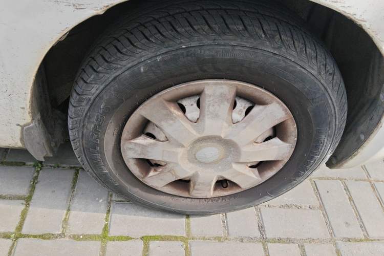 Used Chevrolet Sail  Right Front Wheel Hub
