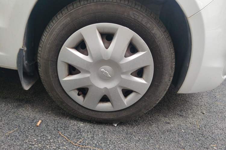 Used Chevrolet Sail 2013 Sedan 1.4L Manual Ideal Happiness Edition Right Front Wheel Hub