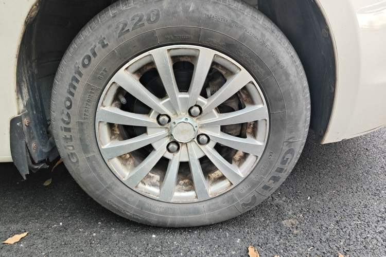 Used Chevrolet Sail 2013 Sedan 1.2L Manual Fashion Edition Right Front Wheel Hub