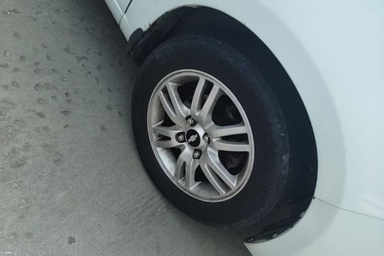 Used Chevrolet Sail 2013 Sedan 1.4L Manual - Youyi Happiness Edition Right Front Wheel Hub