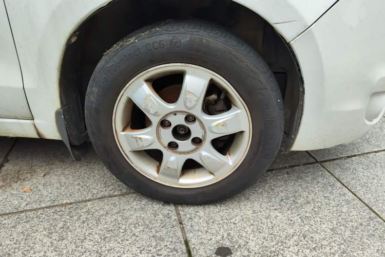 Used Chevrolet Sail 2013 Sedan 1.4L Manual Ideal Happiness Edition Right Front Wheel Hub