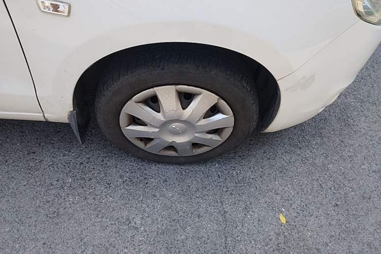 Used Chevrolet Sail 2013 Sedan 1.4L Manual Elegance Edition Right Front Wheel Hub