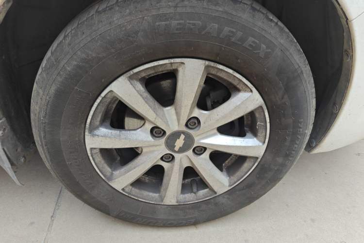 Used Chevrolet Sail 2013 Sedan 1.2L Manual Fashion Edition Right Front Wheel Hub