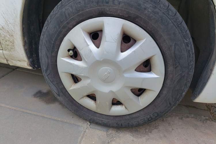 Used Chevrolet Sail 2013 Sedan 1.4L Manual - Youyi Happiness Edition Right Front Wheel Hub