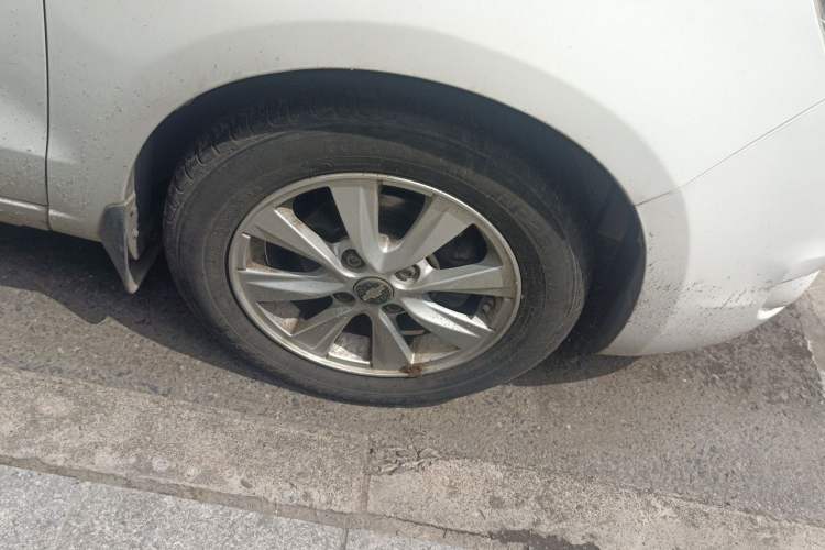Used Chevrolet Sail 2013 Sedan 1.4L Manual - Youyi Happiness Edition Right Front Wheel Hub