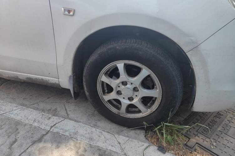 Used Chevrolet Sail 2013 Sedan 1.2L Manual Fashionable Happiness Edition Right Front Wheel Hub