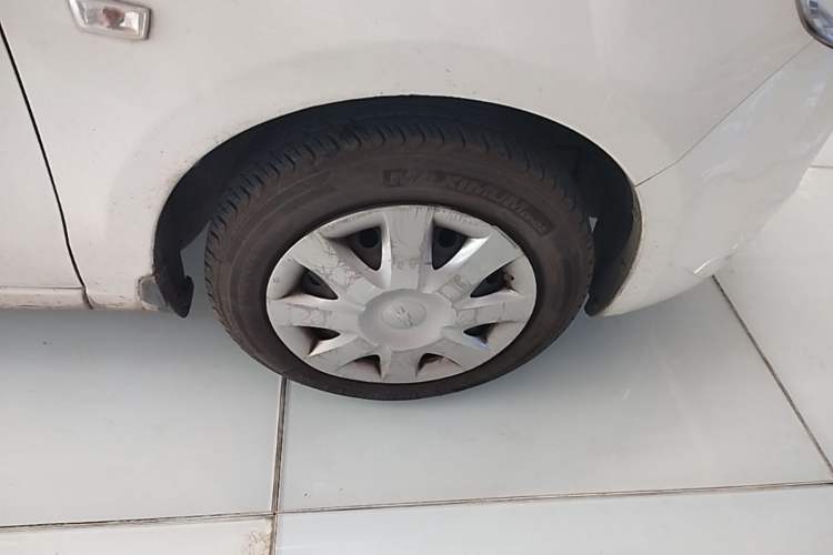Used Chevrolet Sail 2013 Sedan 1.4L Manual Elegance Edition Right Front Wheel Hub