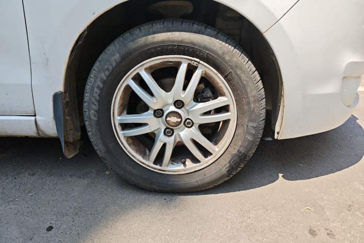 Used Chevrolet Sail 2013 Sedan 1.4L Manual Elegance Edition Right Front Wheel Hub