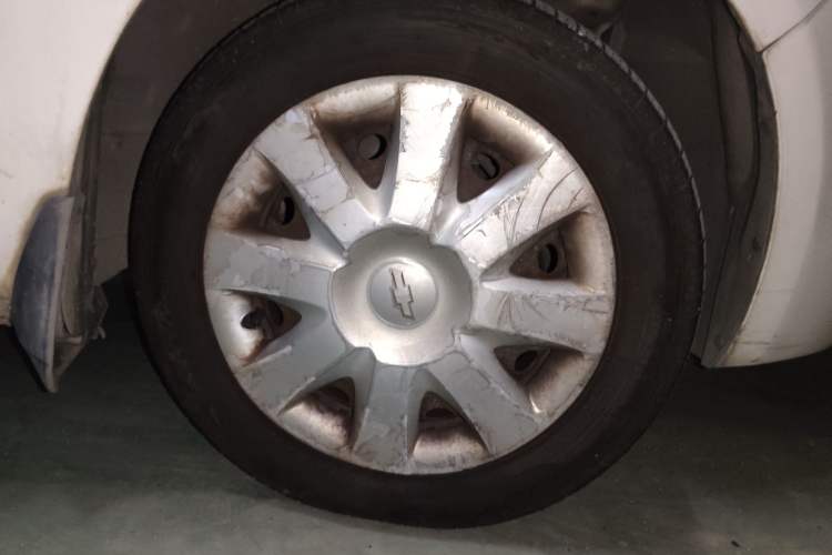 Used Chevrolet Sail 2013 Sedan 1.4L Manual Ideal Happiness Edition Right Front Wheel Hub