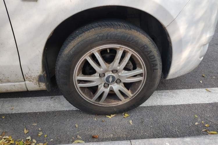 Used Chevrolet Sail 2013 Sedan 1.4L Manual Ideal Edition Right Front Wheel Hub