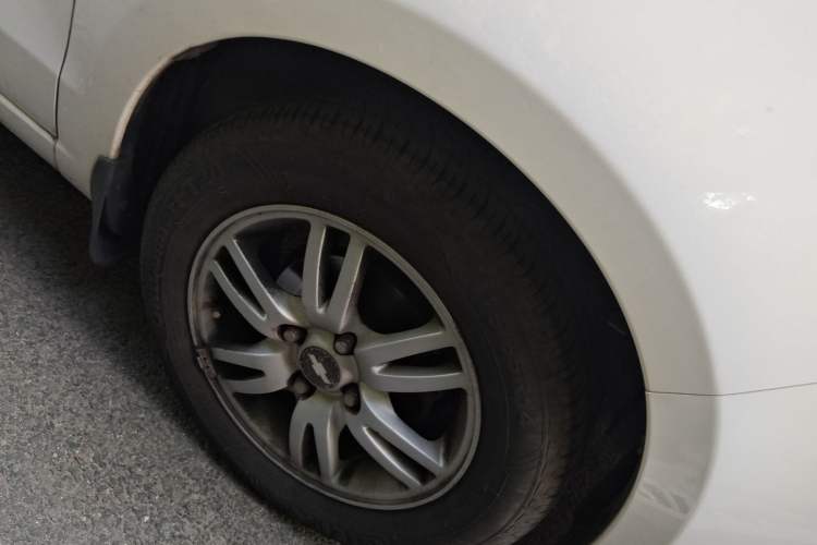 Used Chevrolet Sail 2013 Sedan 1.4L Manual Ideal Happiness Edition Right Front Wheel Hub