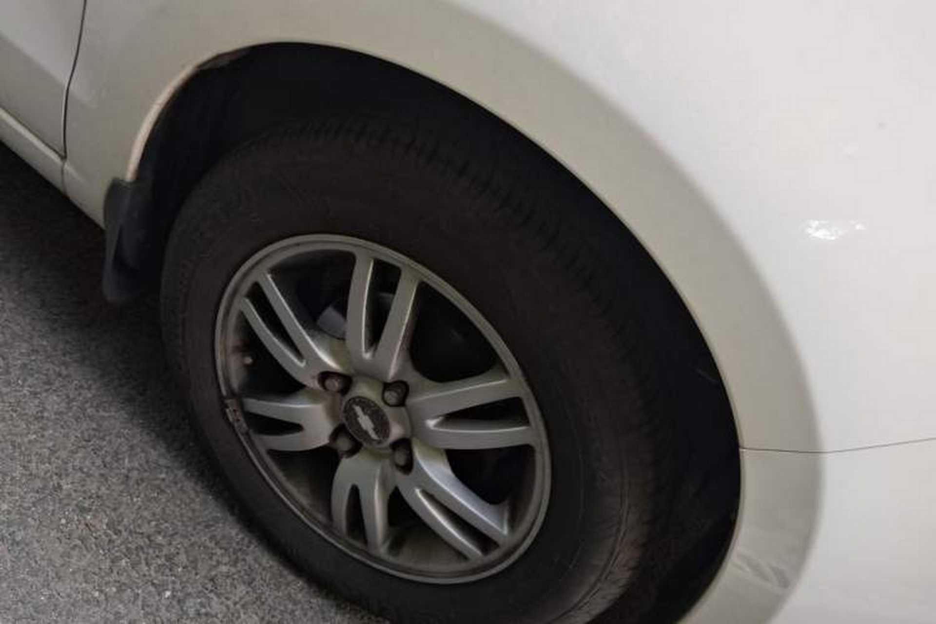 Used Chevrolet Sail 2013 Sedan 1.4L Manual Ideal Happiness Edition Right Front Wheel Hub