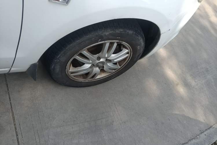 Used Chevrolet Sail 2013 Sedan 1.4L Manual Ideal Happiness Edition Right Front Wheel Hub