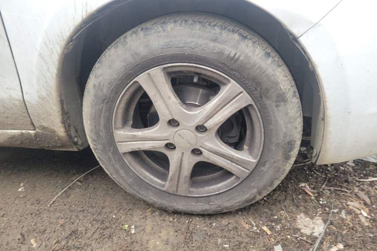 Used Chevrolet Sail 2013 Hatchback 1.2L Manual Ideal Edition Right Front Wheel Hub