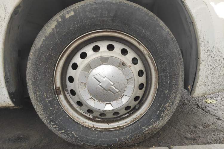 Used Chevrolet Sail 2013 Sedan 1.2L Manual Fashion Edition Right Front Wheel Hub