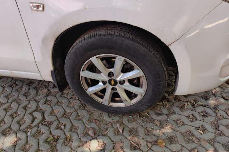 Used Chevrolet Sail 2013 Sedan 1.2L Manual Fashion Edition Right Front Wheel Hub