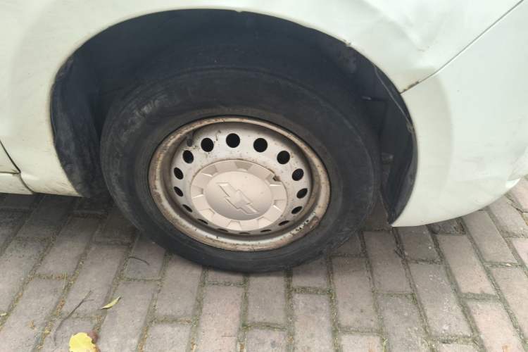 Used Chevrolet Sail 2013 Sedan 1.2L Manual Fashion Edition Right Front Wheel Hub