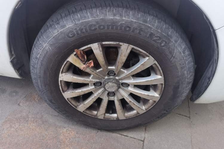 Used Chevrolet Sail 2013 Sedan 1.2L Manual Warm Edition Right Front Wheel Hub