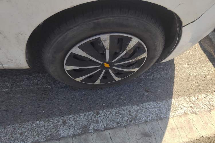 Used Chevrolet Sail 2013 Sedan 1.2L AMT Ideal Edition Right Front Wheel Hub