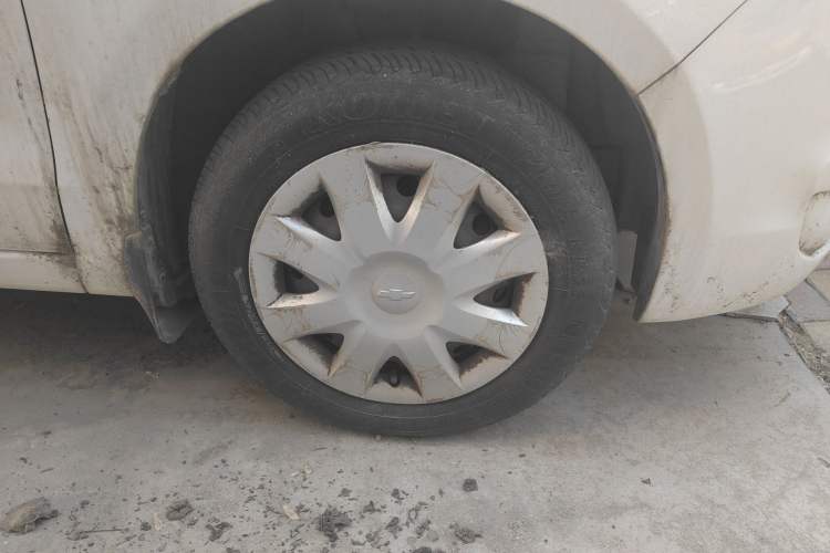 Used Chevrolet Sail 2013 Sedan 1.4L Manual Ideal Happiness Edition Right Front Wheel Hub