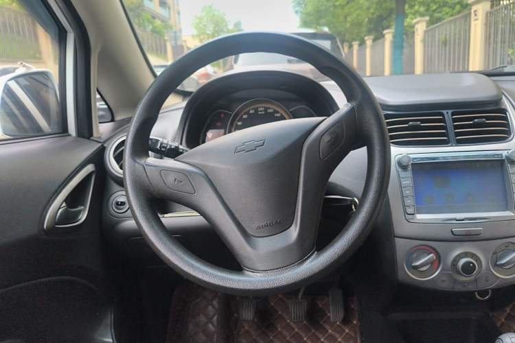 Used Chevrolet Sail 2013 Sedan 1.4L Manual - Youyi Happiness Edition Steering Wheel