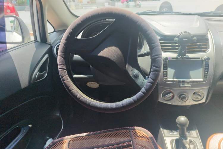 Used Chevrolet Sail 2013 Sedan 1.2L Manual Fashionable Happiness Edition Steering Wheel