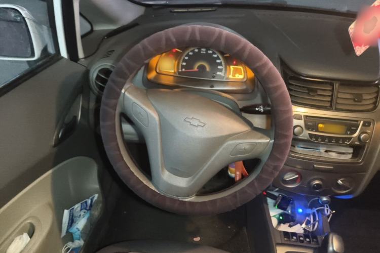 Used Chevrolet Sail 2013 Sedan 1.4L AMT Enjoy Edition Steering Wheel