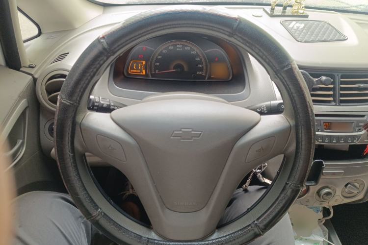Used Chevrolet Sail 2013 Sedan 1.4L AMT Enjoy Edition Steering Wheel