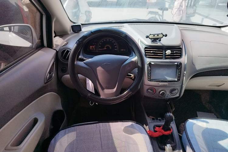 Used Chevrolet Sail 2013 Sedan 1.4L Manual Happiness Edition II Steering Wheel