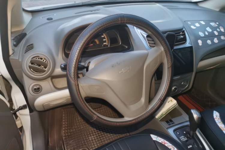 Used Chevrolet Sail 2013 Hatchback 1.2L AMT Ideal Edition Steering Wheel