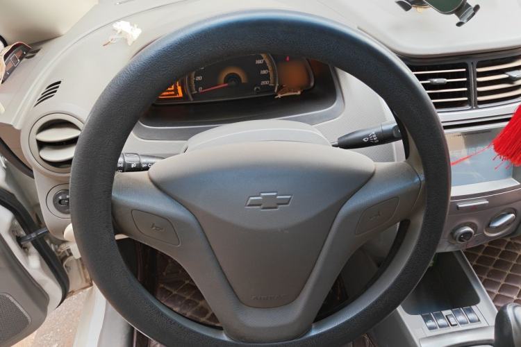 Used Chevrolet Sail 2013 Sedan 1.4L AMT Enjoy Edition Steering Wheel