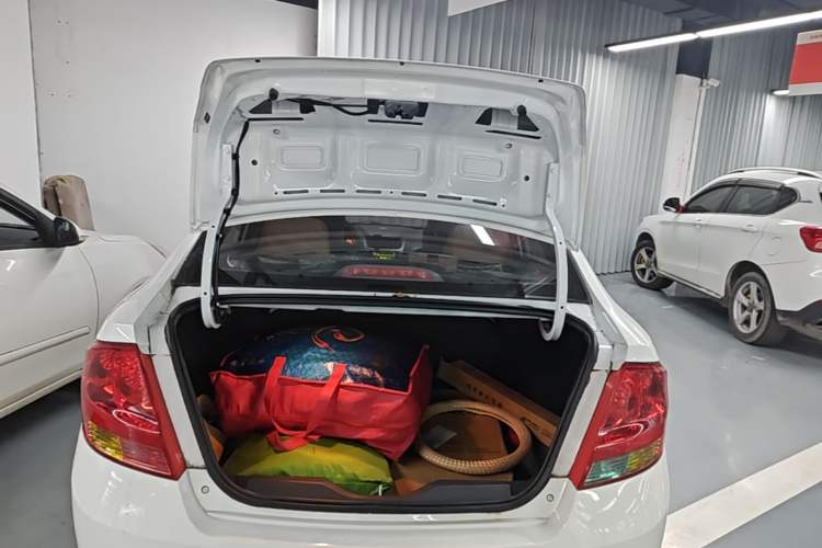 Used Chevrolet Sail 2013 Sedan 1.4L AMT Enjoy Edition Trunk