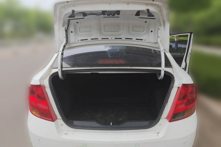 Used Chevrolet Sail 2013 Sedan 1.4L Manual Ideal Happiness Edition Trunk