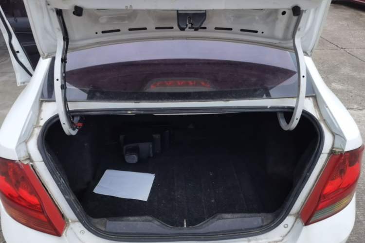 Used Chevrolet Sail 2013 Sedan 1.4L Manual Ideal Happiness Edition Trunk