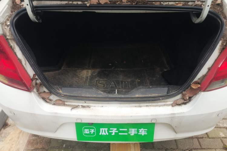 Used Chevrolet Sail 2013 Sedan 1.2L Manual Fashionable Happiness Edition Trunk
