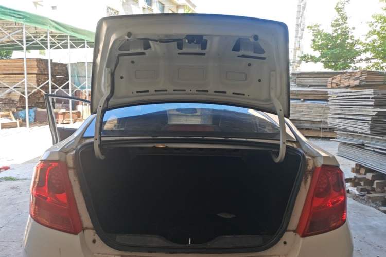 Used Chevrolet Sail 2013 Sedan 1.2L Manual Fashionable Happiness Edition Trunk