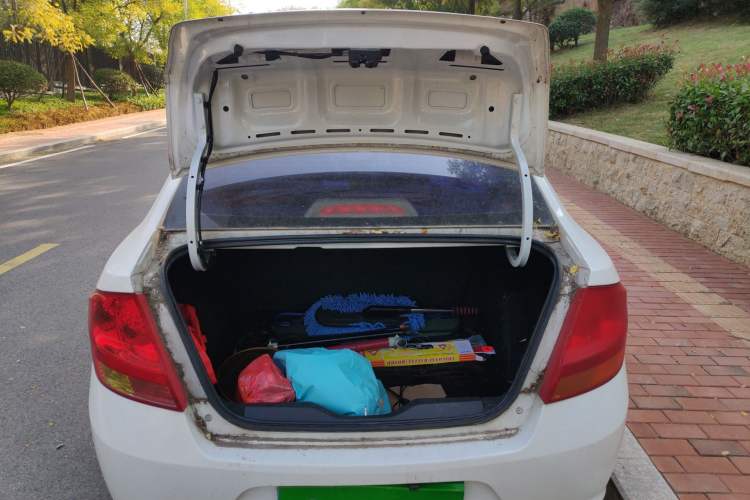 Used Chevrolet Sail 2013 Sedan 1.4L Manual Ideal Edition Trunk