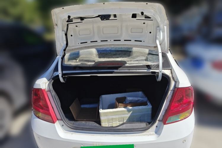 Used Chevrolet Sail 2013 Sedan 1.2L Manual Fashionable Happiness Edition Trunk